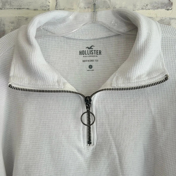 Hollister Boyfriend Tee White, Small, 1/4 Zip, Cropped Pull Over Shirt - Picture 2 of 3
